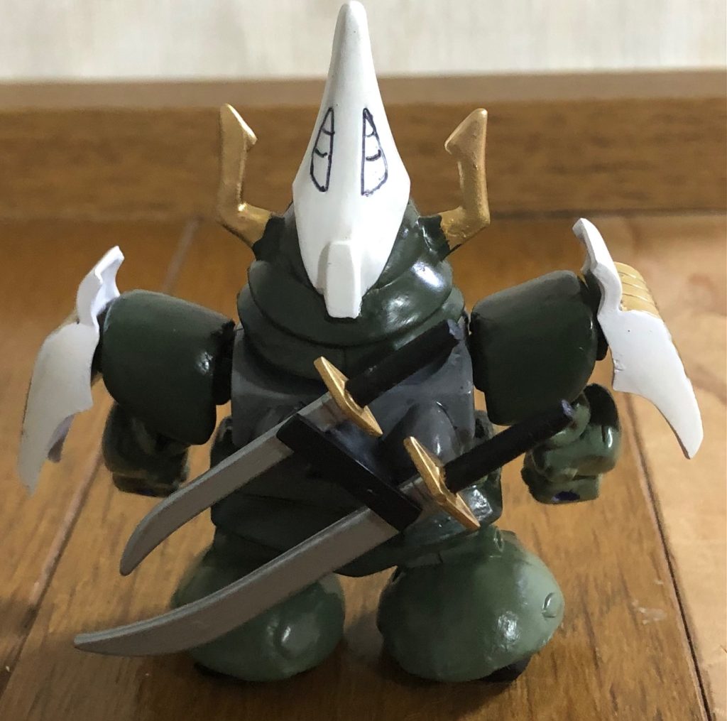 後ろ姿はこんな感じです。