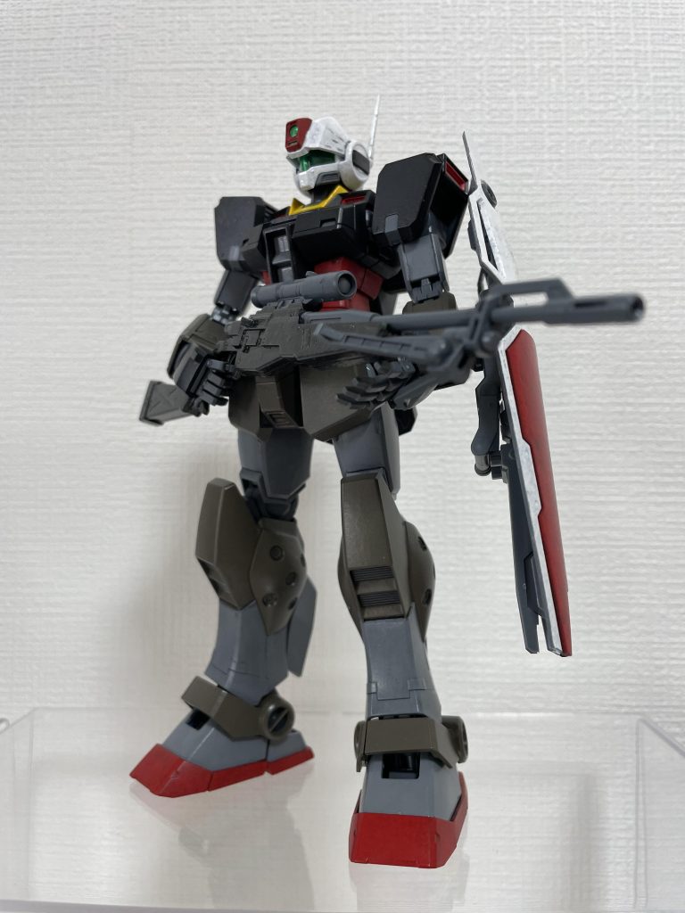 ホワイト部分は重ね塗りした為、かなりの厚塗り。