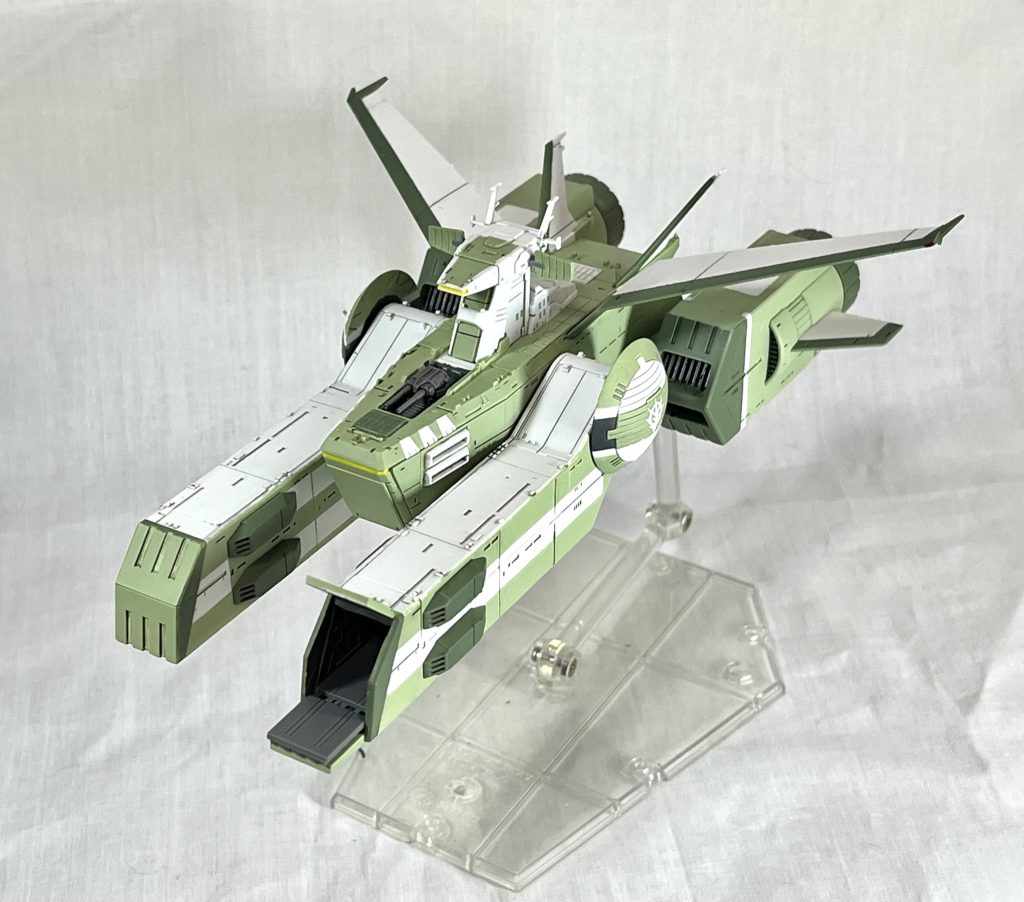 主砲とMSハッチ解放。