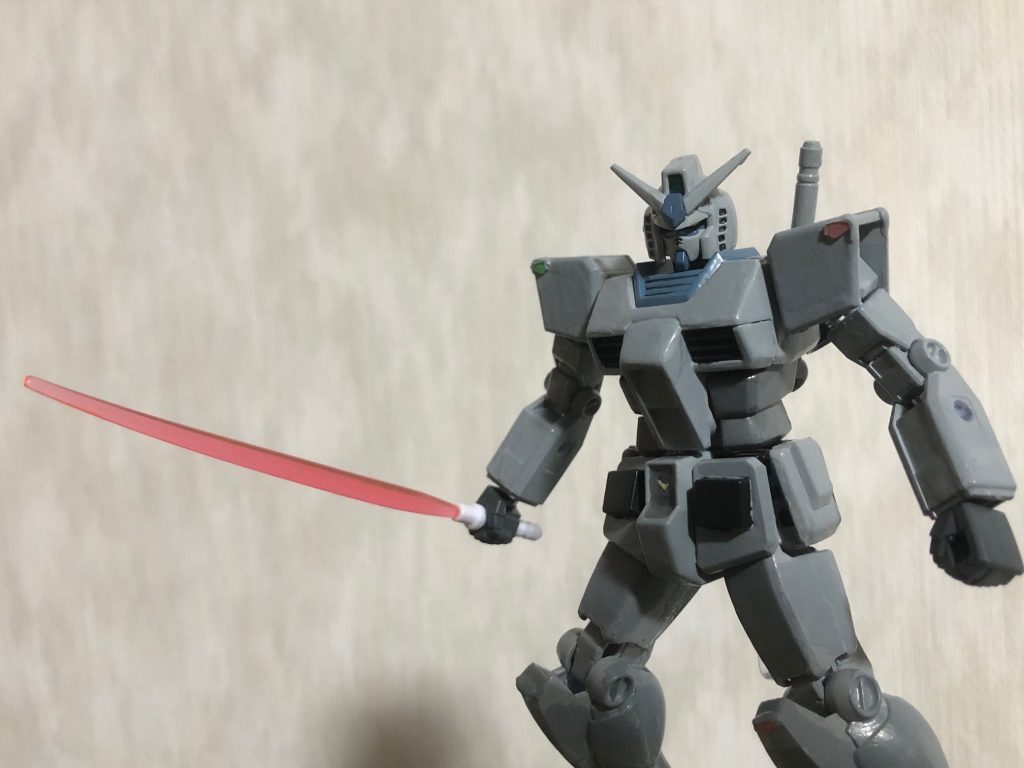 ビームサーベルの構え。このビームサーベルでビグザムを撃破した。