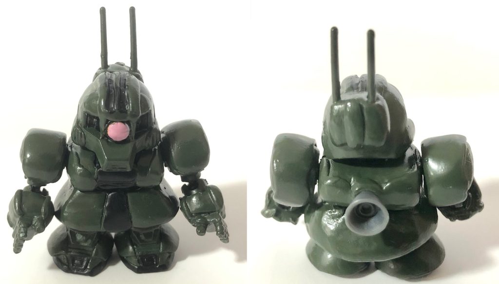 元々小さいフルカラーなのでかなりデフォルメしつつ、特徴的なバーニアを背中にセットしました。バーニアはコトブキヤのモノを使用。