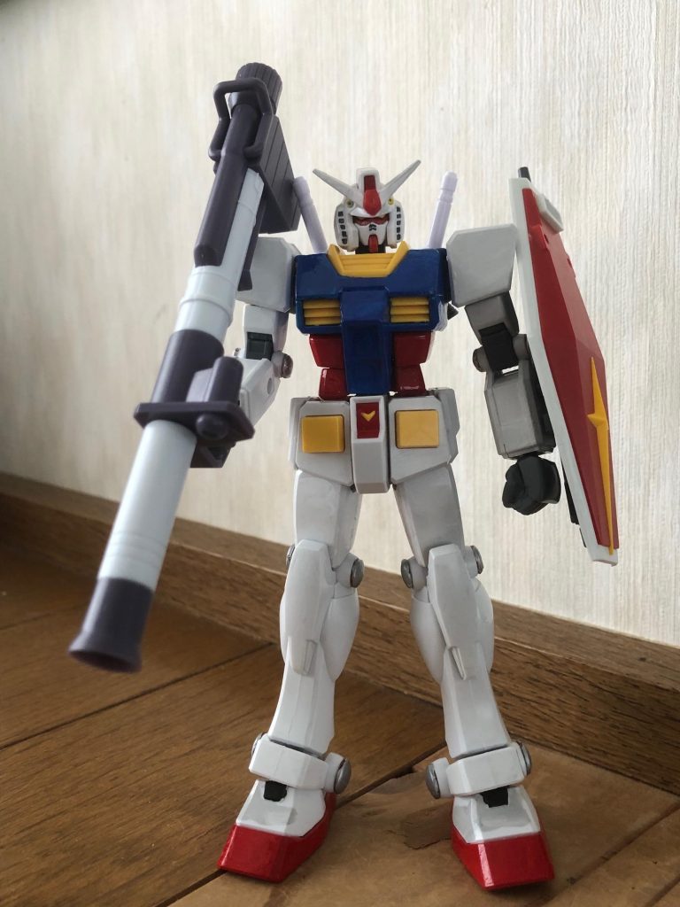 今回のセイラ専用ガンダムは単なるユージのお下がりではなく、機体の各部分にマグネットコーティングが施されたり、一部の武器が変わったりしています。