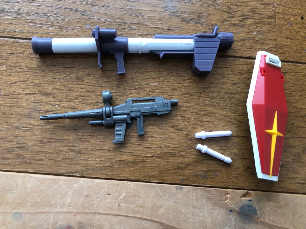 武装はビームライフルとハイパーバズーカ、ビームサーベル、シールドと必要最低限のモノを装備。シールドはベストメカコレクションREVIVALのガンダムシールドを持たせられるように改造。