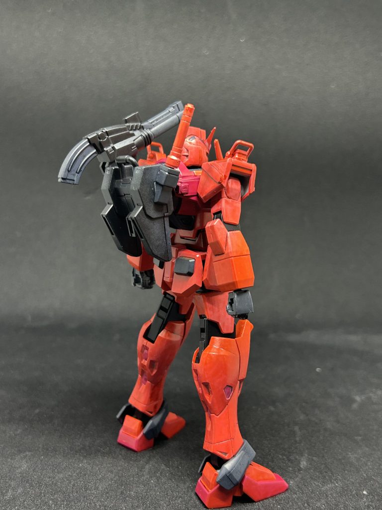 背中はキャノンつけるジョイントつけるか悩みましたが、クアンタコマンドのをそのまま使用、サーベルのところもオリジンガンダムのをOガンダムサーベル付けれるように触りました。