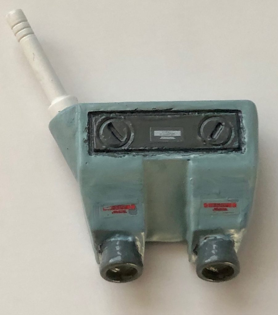 バックパックとビームサーベルはベストメカコレクションREVIVALのガンダムから流用・加工しました。バーニアはオリジンジムの余ったものを使用。