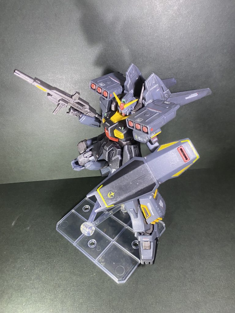 お気に入りアングル2斜め上から見下ろすと、ゴテゴテした雰囲気がよく伝わります。こういう兵器感マシマシなモビルスーツが好きなんですよね。バックパックを換装したディフェンサーユニット装備型も投稿しております。お時間ございましたら、こちらもご覧いただけると幸いです🙇 ご覧いただきましてありがとうございました‼️