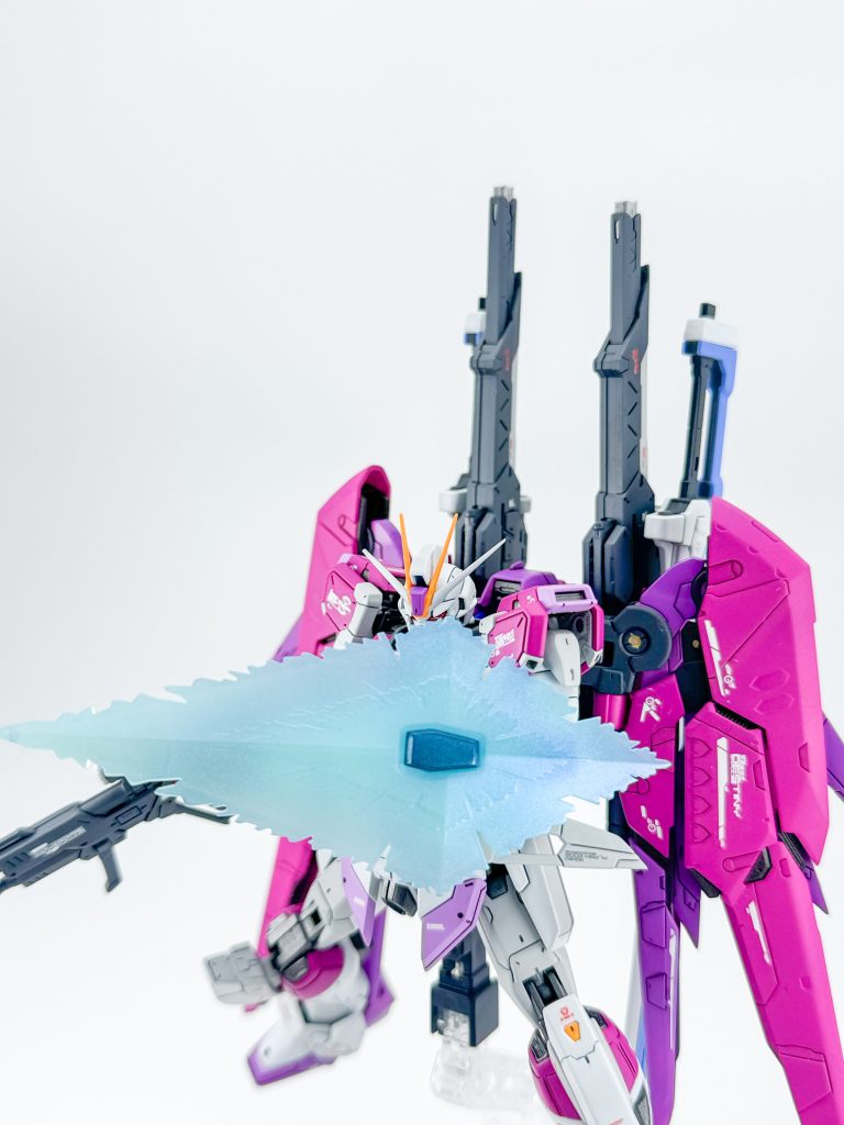 ビームシールド展開！シールドはプリズムパステルミントグリーンブルーを吹いて、裏から少しホワイト吹きました。