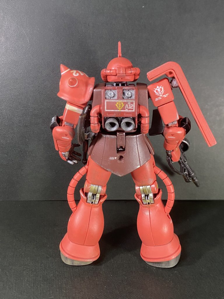 リアビューウェザリングは、エナメル塗料のシルバーでドライブラシ後、タミヤのウェザリングマスターで汚しを入れました。足回りはマッド、本体はライトサンド、関節部はサビを使用しました。