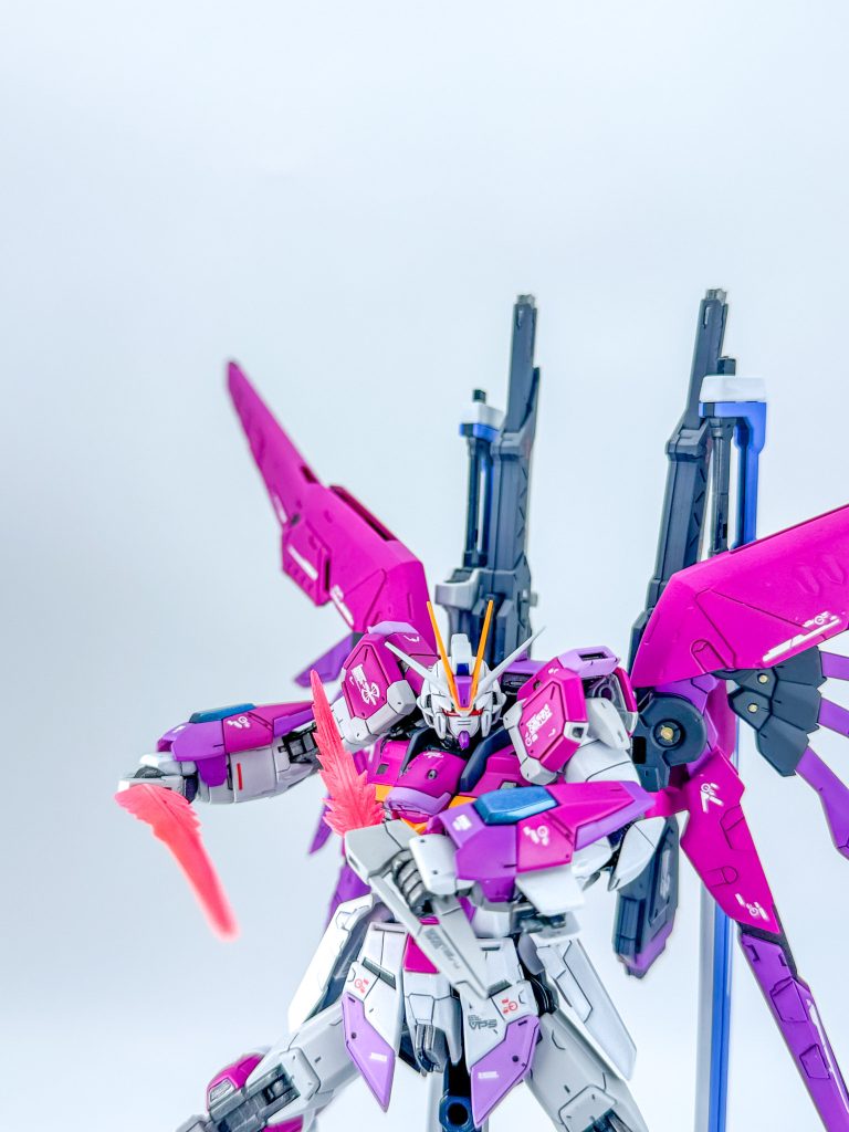 フラッシュエッジ、手持ちしてないとバックパックの羽と干渉しがち。