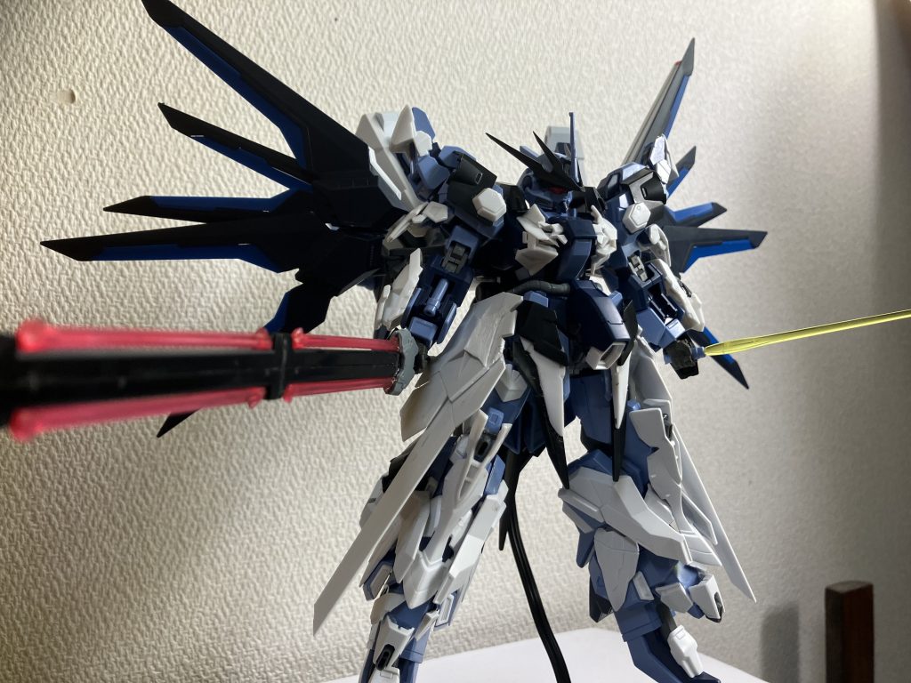 最後に舞い降りる剣のポージングをしてみました舞い降りる剣ならぬ舞い降りる死の騎士って感じでしょかねw