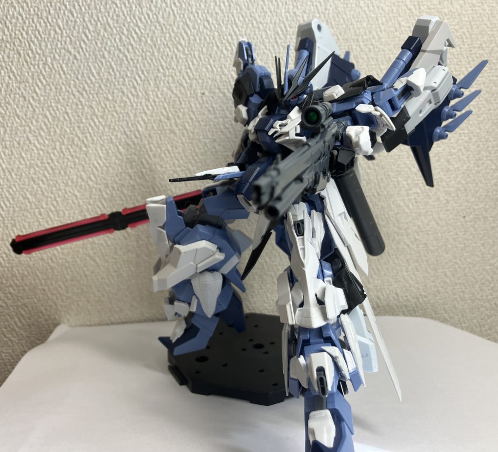 ポージング1やはりポージングは難しいと思いましたね、あまりポージングをやってないこも原因ですがどうやってカッコ良くなるかを考えながらやるので難しいと個人的に思いましたそれとライフルを新調しました