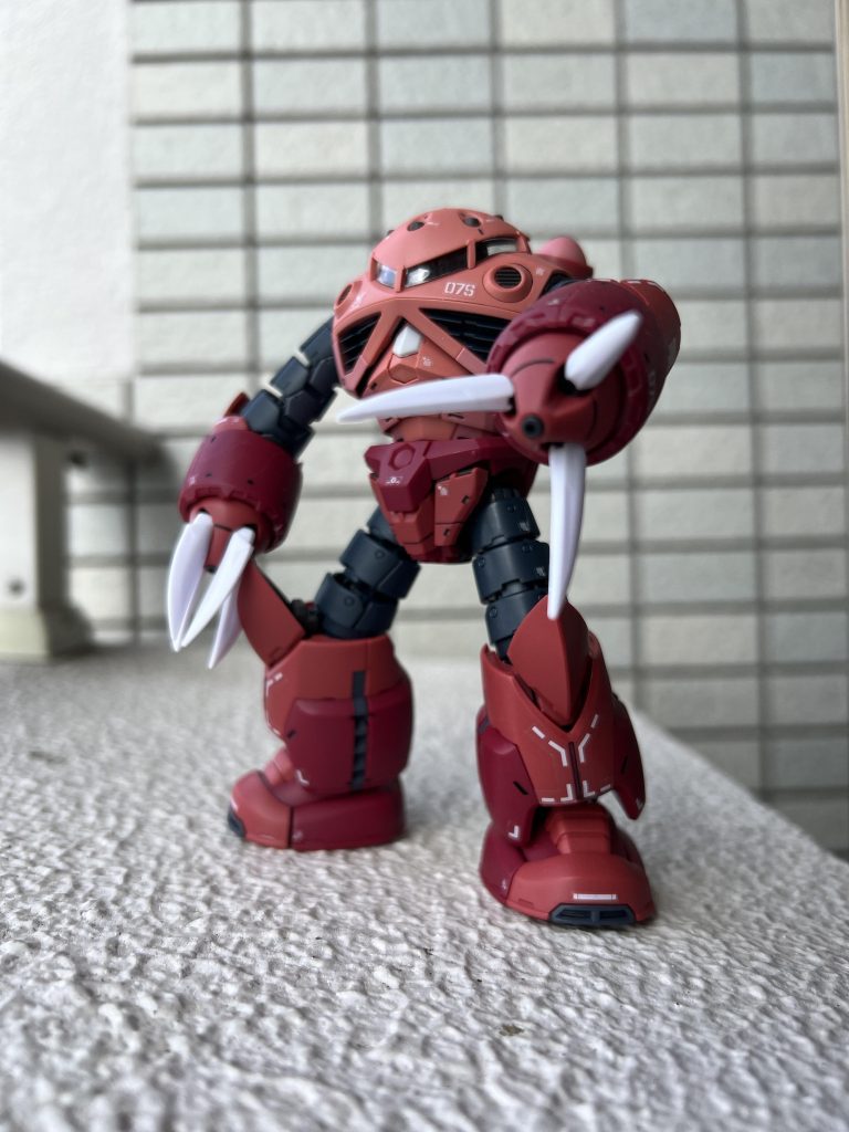 貧乏性なので爪は3本と4本を片手ずつ。