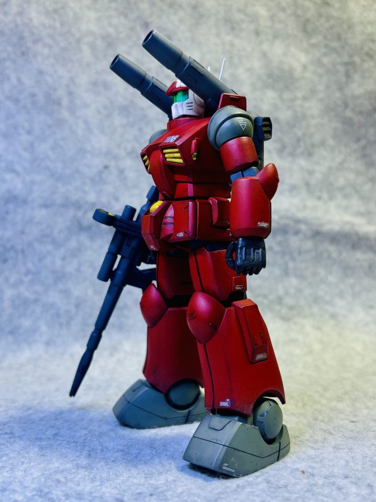 皆さんのような透き通った赤色に憧れてましたが、下地処理サボってるので、渋めの赤色に(^_^;)