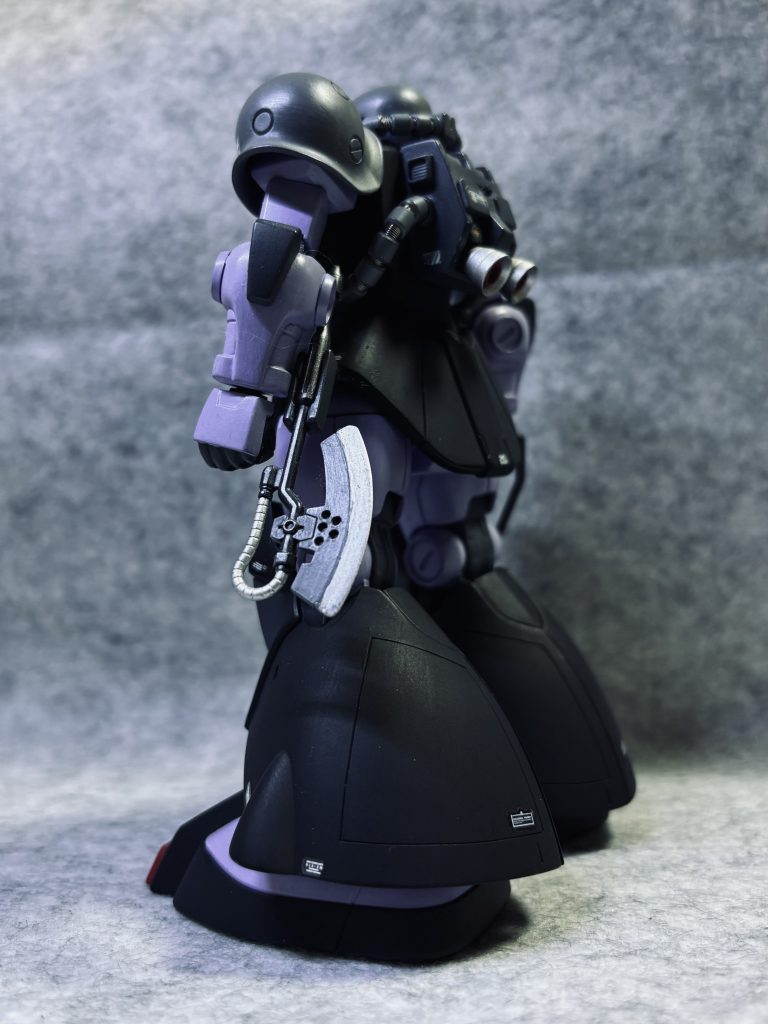 ヒートホークも設定画通りに腰にぶら下げましたが、結構ここ邪魔なんですよね(~_~;)