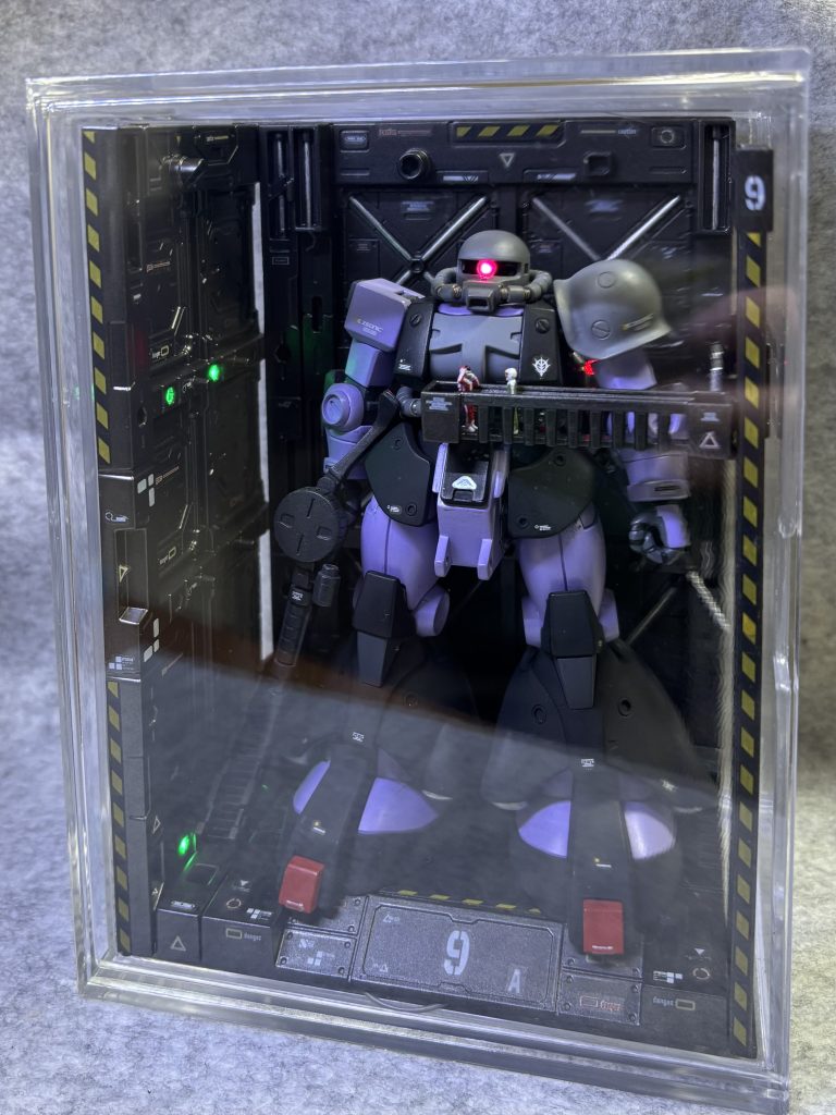 ズゴックに続き〜FinFunnelさんのアイデアをお借りし、コンパクトディスプレイ化しています！