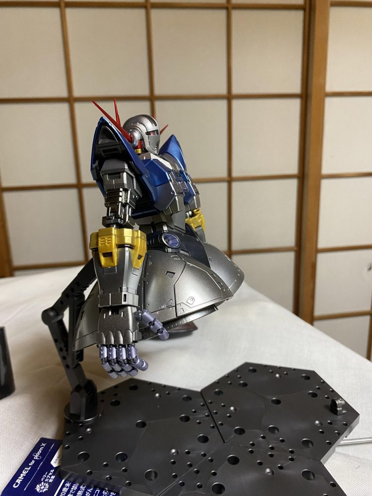 まだこれからデカール張りが残っております