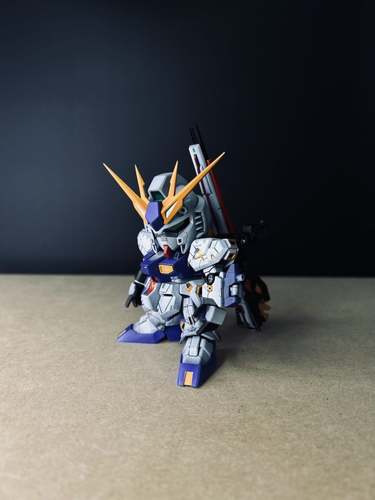 初のグラデーション塗装。そればっかり考えて、塗装の順番を間違えまくって、ある部分がおかしいことに。次からは塗装の順番を意識してやります。