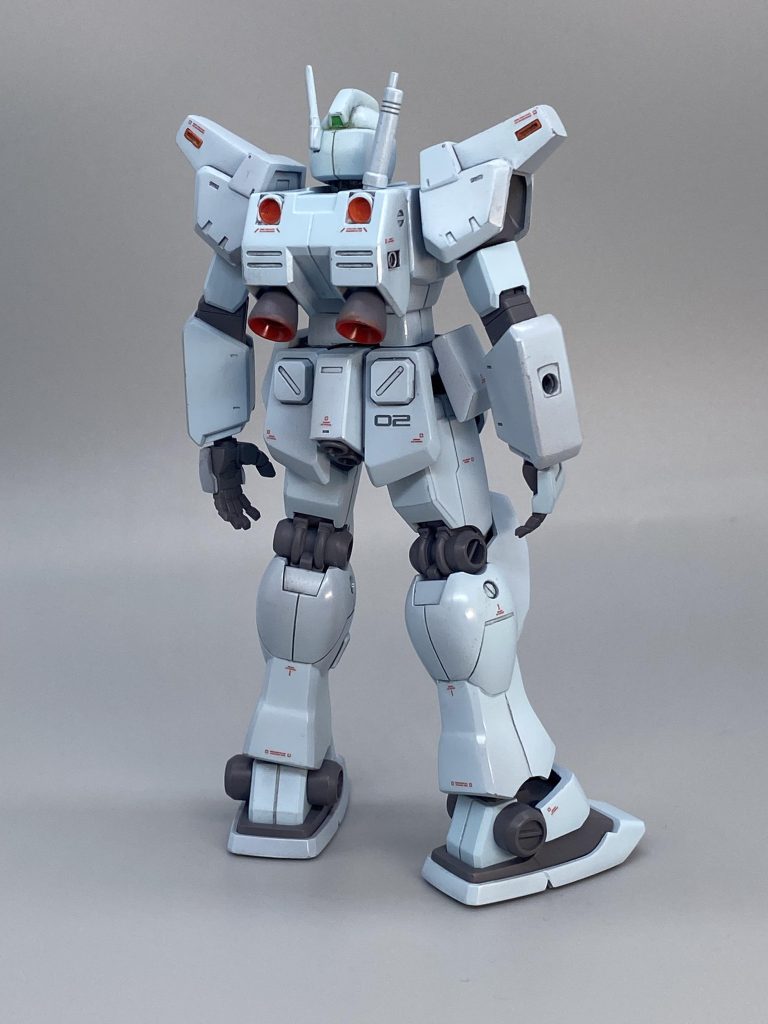 今回はジムカスタムらしい良い色で塗れて良かったです。シールドの色地味だと思い色は赤に変えてみました。