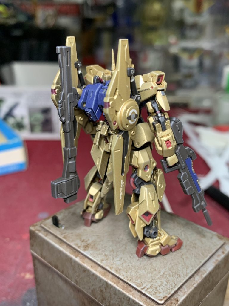 シリンダーとかバックパックのバインダー形状とか非常にカッコいいキットです。