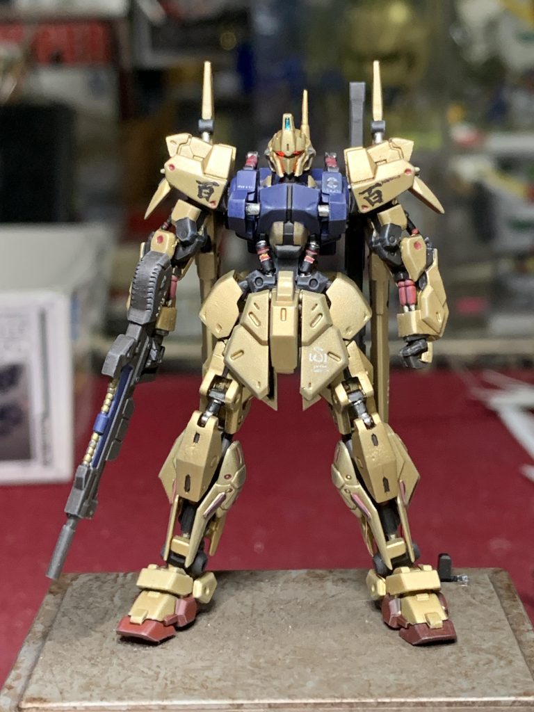 エアブラシも筆塗りも文字入れも必要で、しかも小さいというね。モデラーを育てるキットかも(笑)