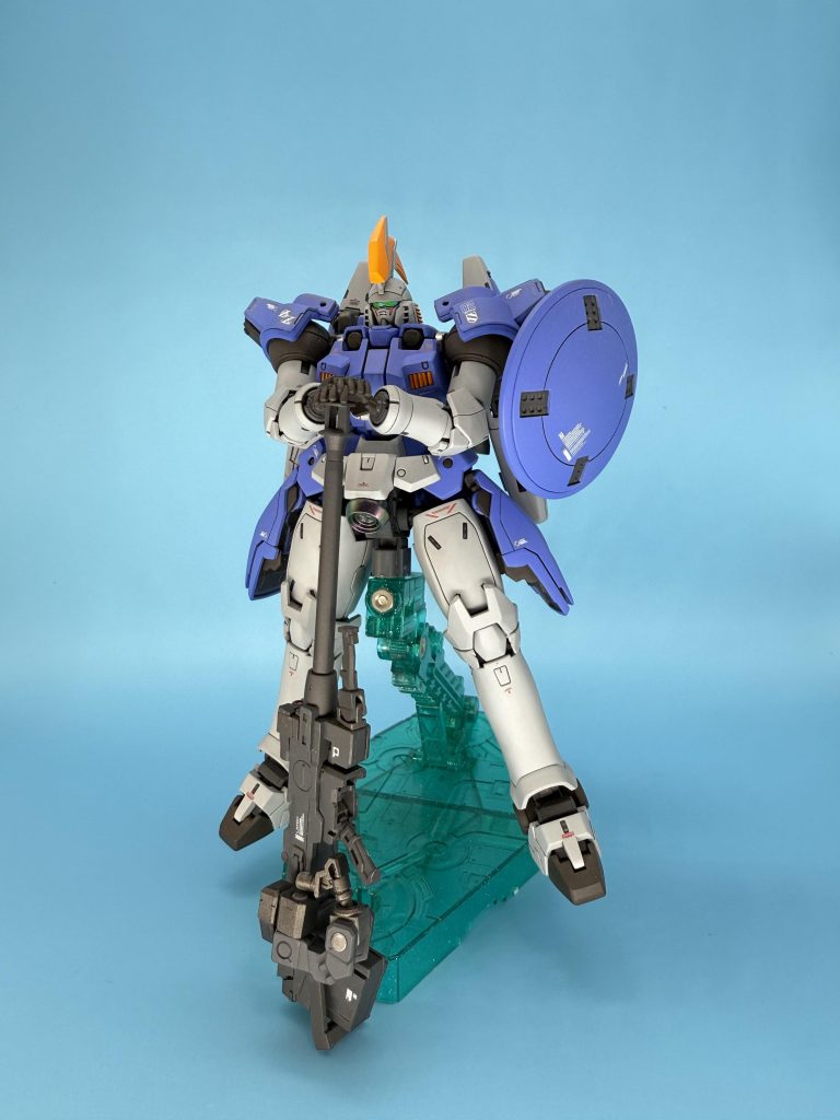 トールギスⅡといえばこのポーズ。トレーズ閣下の名言の数々が脳内で再生されます。