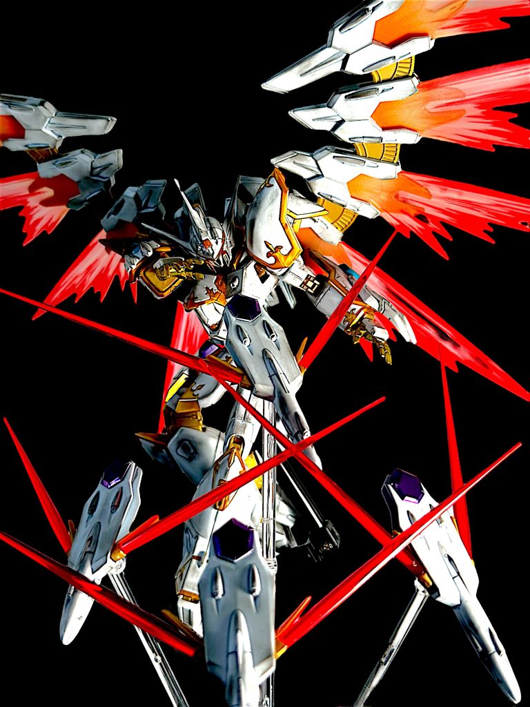 ドラグーン展開! ドラグーンは全8基ありますが、ビームエフェクトを付けて全て画角に収めると、まとまりが無くなったので、4基に絞り、水星の魔女ウェポンディスプレイで配置してみました。