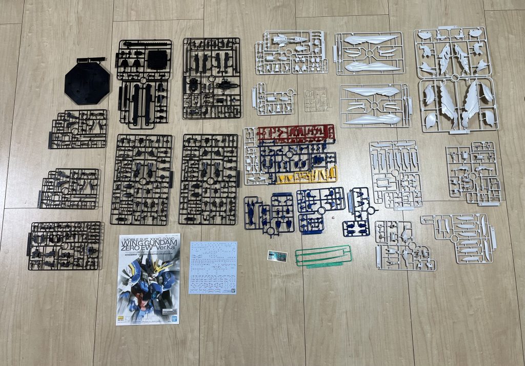 なかなかのパーツ量ですね。