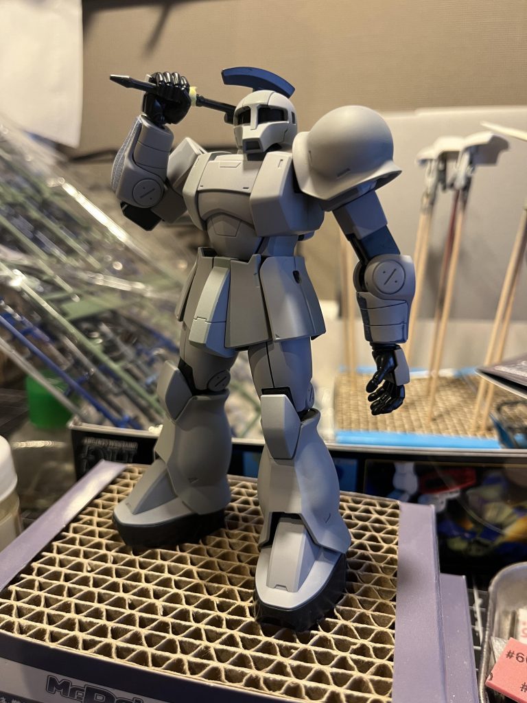 捨てサフ吹いて仮組み。顔の形状と色合いからタコザク(サイコミュ高機動試験用ザク)を連想しました。タコザク、今の技術でキット化とか高望みはしないので、旧キット再販してください。