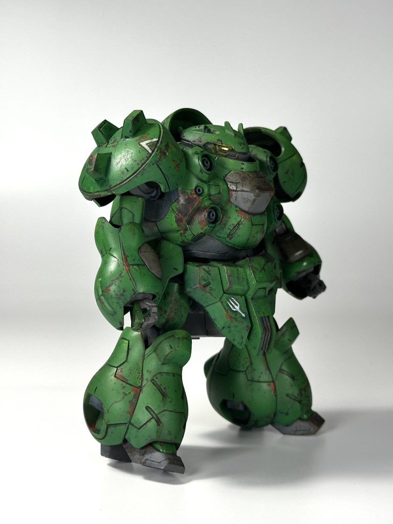 目は光っている風に塗装しています✨