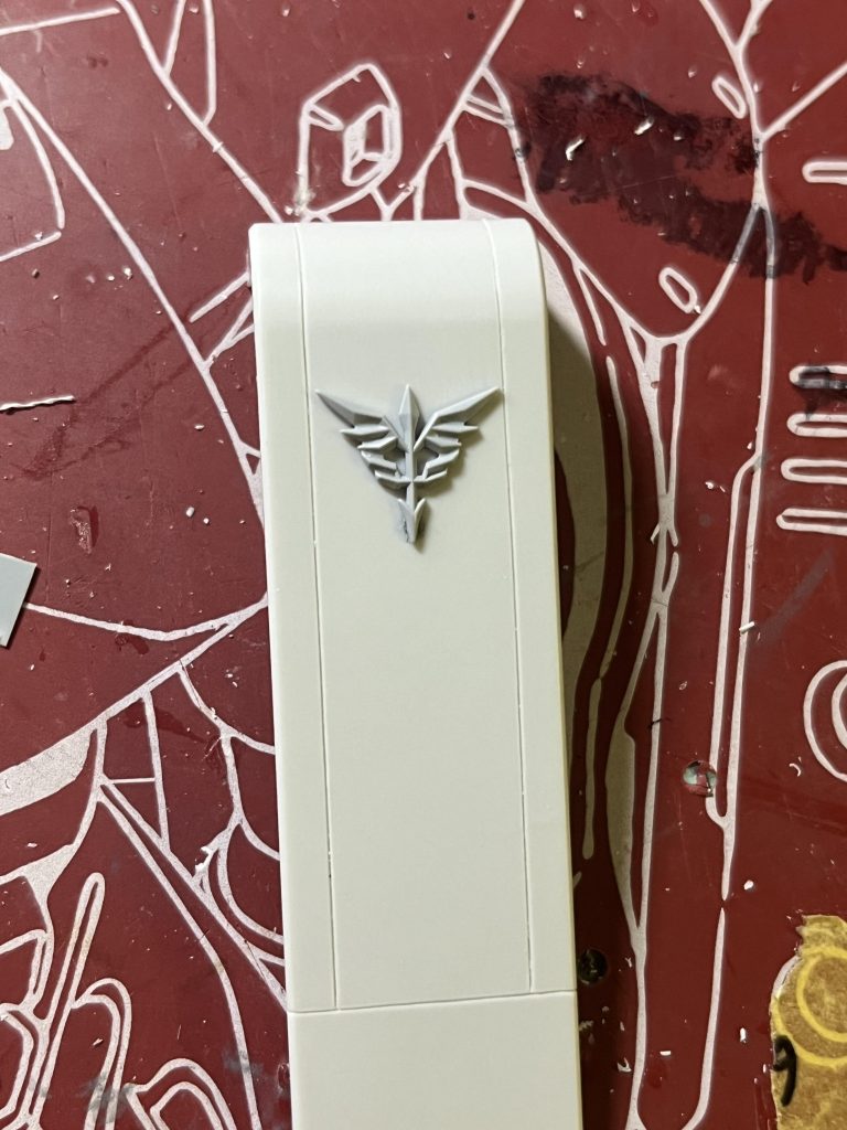 スパイクシールドは旧MGのシールドです、ここで唯一のネオジオンのエンブレムですオプションパーツのやつ