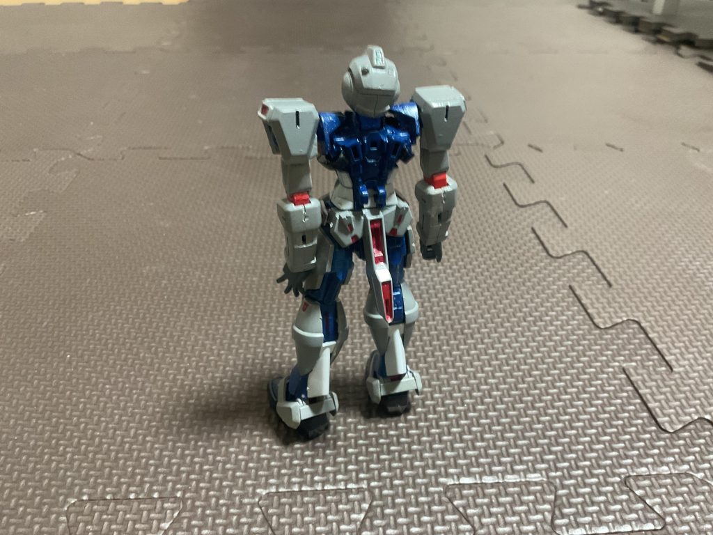 後ろのスラスターは全部撤廃する事にした。複雑すぎて民間用という感じが個人的にしなかったため。