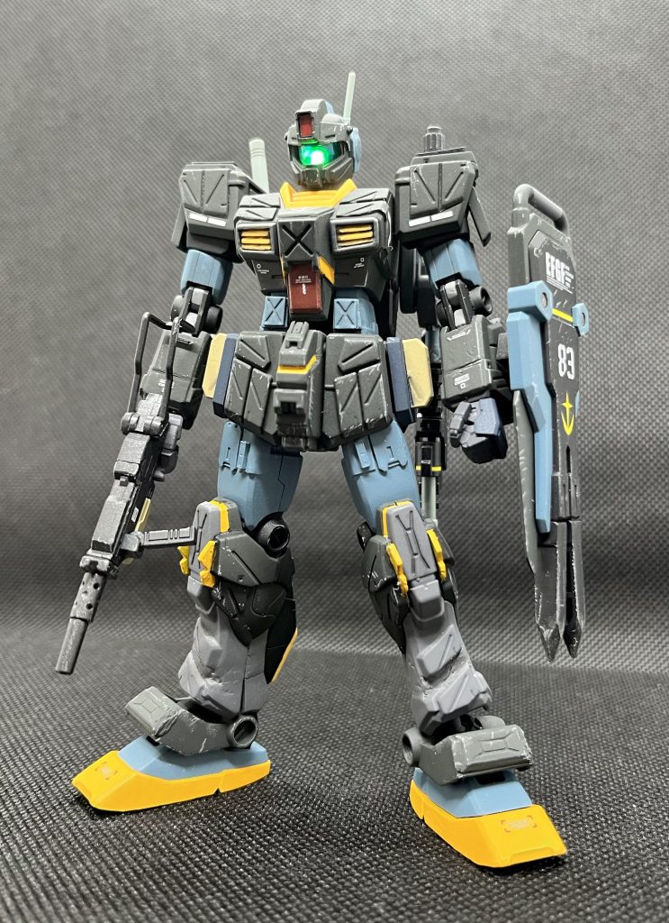 正面。足首はジムスナイパーⅡから、腰部はORIGINガンダムから拝借してミキシングしてます(詳細は後述)