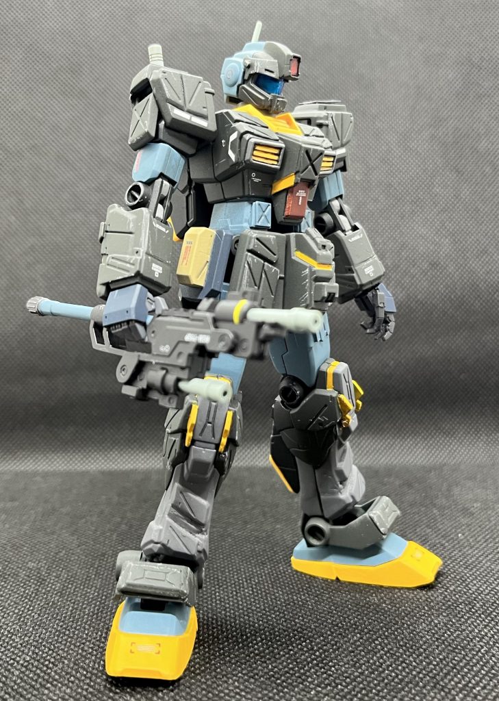 モノアイを消灯柄を短縮して右手に持たせてみました。なんかカッコいい。