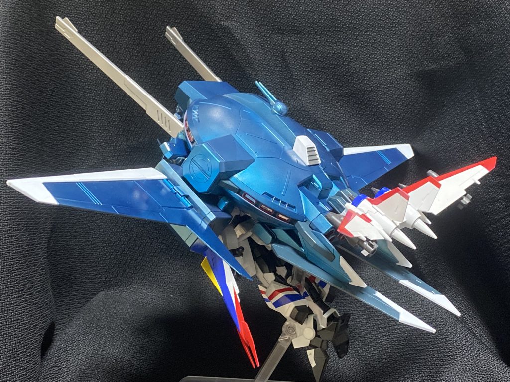 ウィンダムのバックパックも付属のジョイントでしっかり合体可能