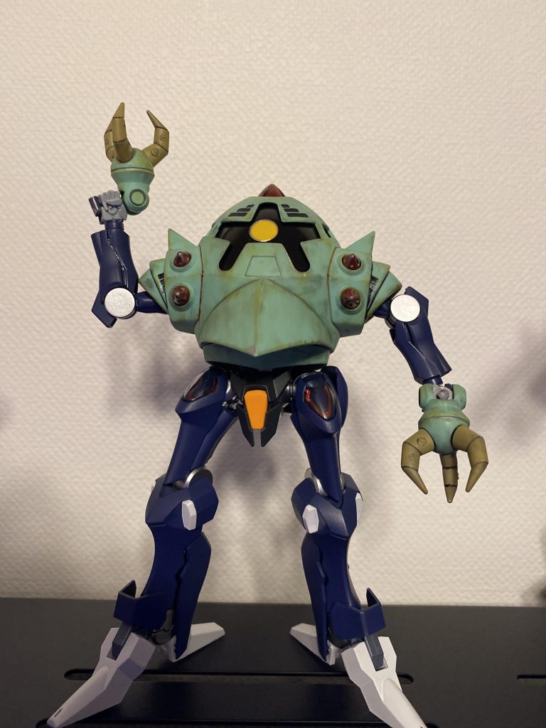 ゾック中身を切って削って…