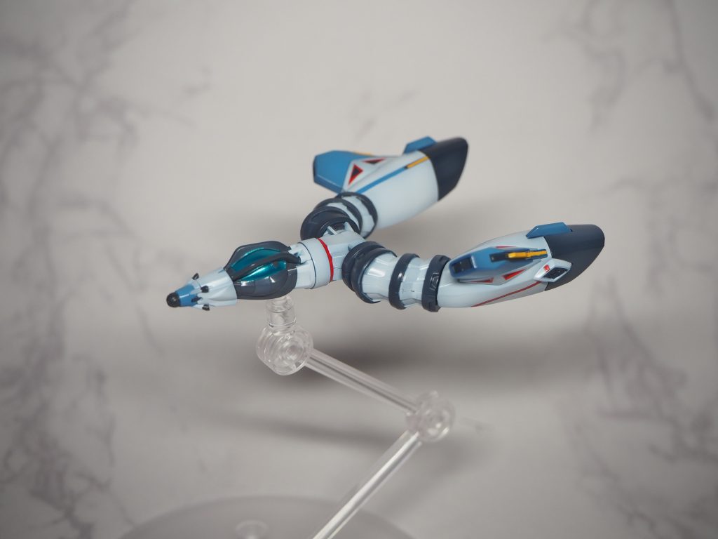 バックパックの塗り分けが1番大変でした。キットには無い青ラインも塗装で再現しました。