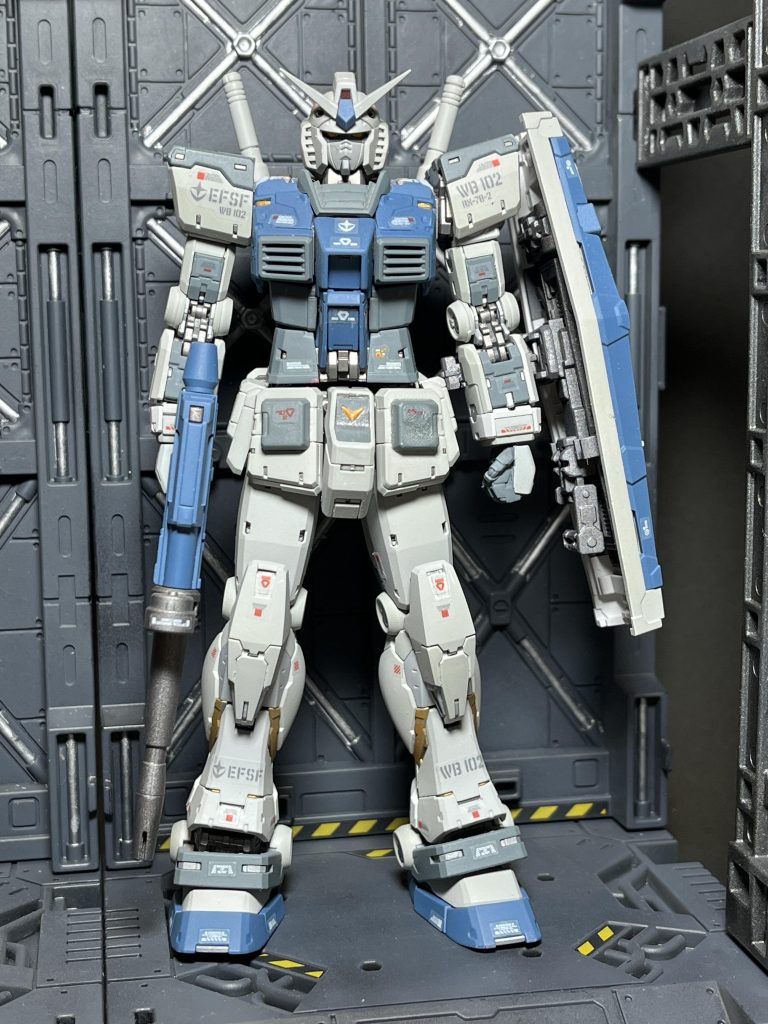 外装つけた状態です。白はガルグレー、グレーはニュートラルグレー、青は、、、すいません。忘れました。(ミディアムブルーだったかな??)なんとなくロービジ系にしたくなって、G3にしようと思ったんですが、G3って決まった色がないみたいで、趣味に走りました。