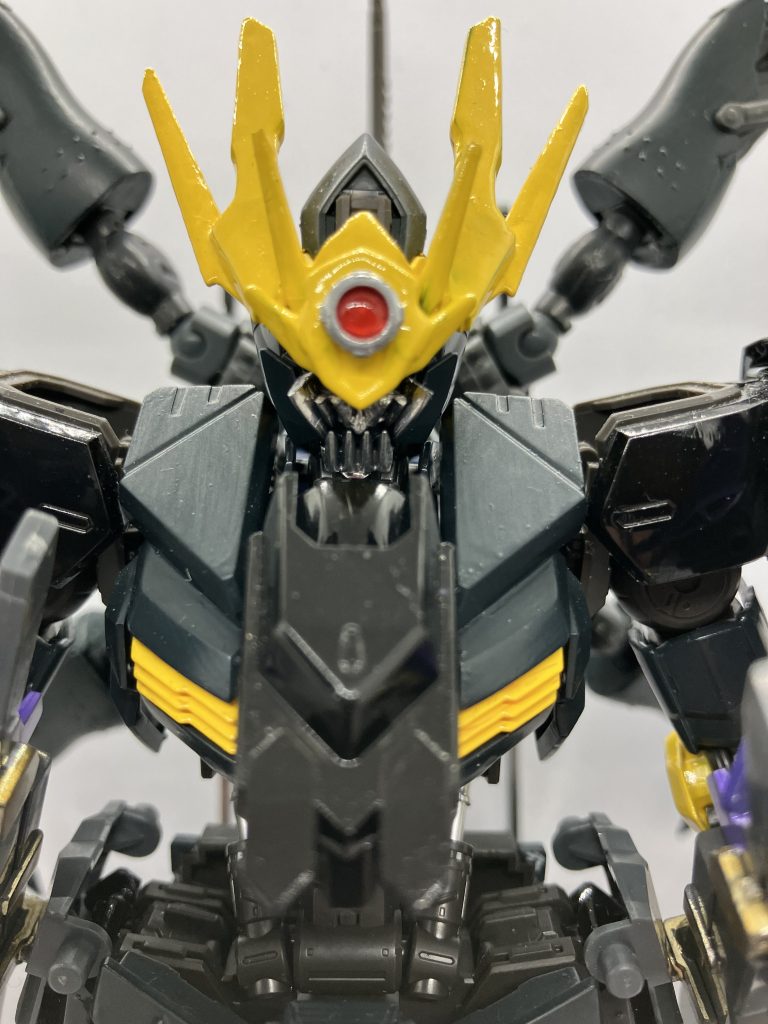 ガンダムバルバトス　鎧王(がいおう)