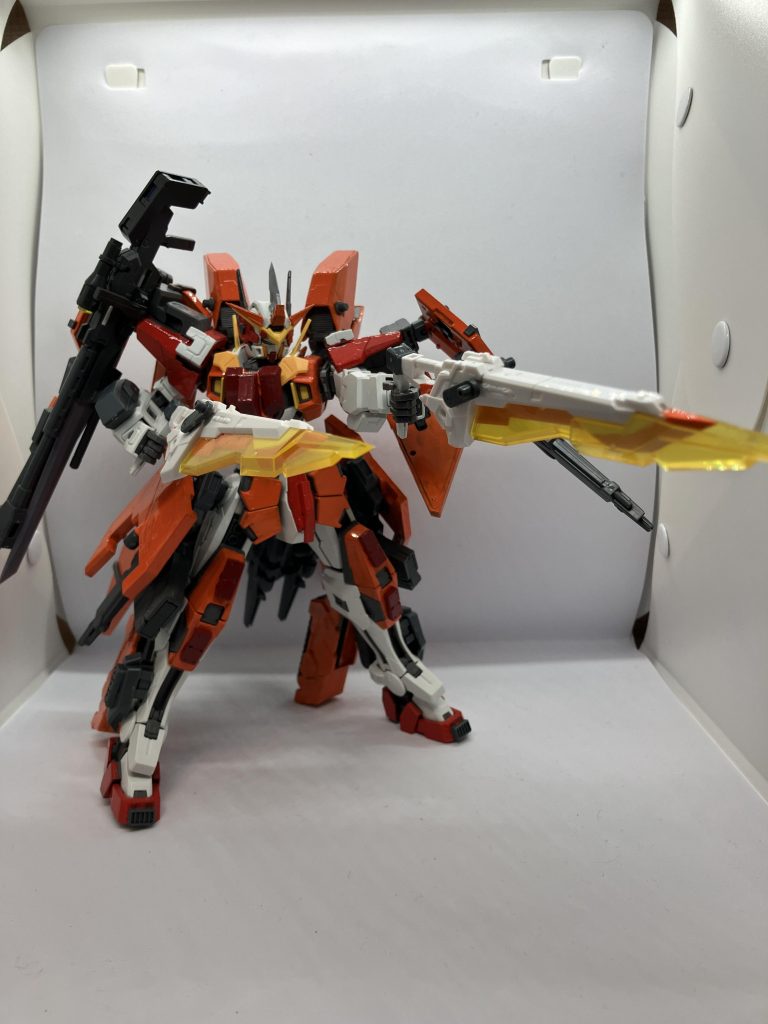 GNブレード(ガンモード)中距離狙撃で真価を発揮することが可能で連射、チャージ弾を放つことが出来る