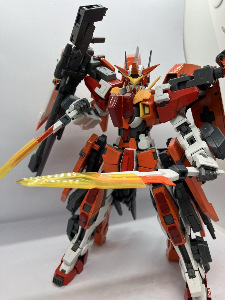 GNブレード(ダガーモード)近接戦闘で使用される装備で鋭い切れ味で敵機体の装甲を破壊する
