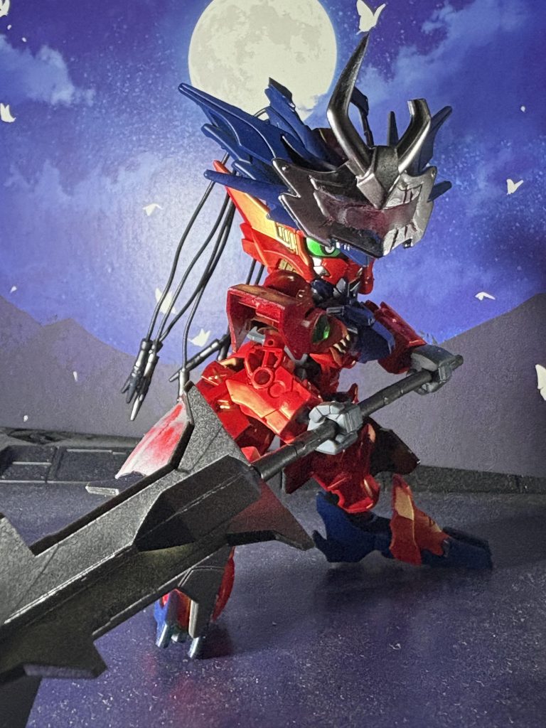 巨大な戦鎚を得物とし、その人並外れた膂力で小枝の如く振るその一撃は地を割り、人を血煙に変える