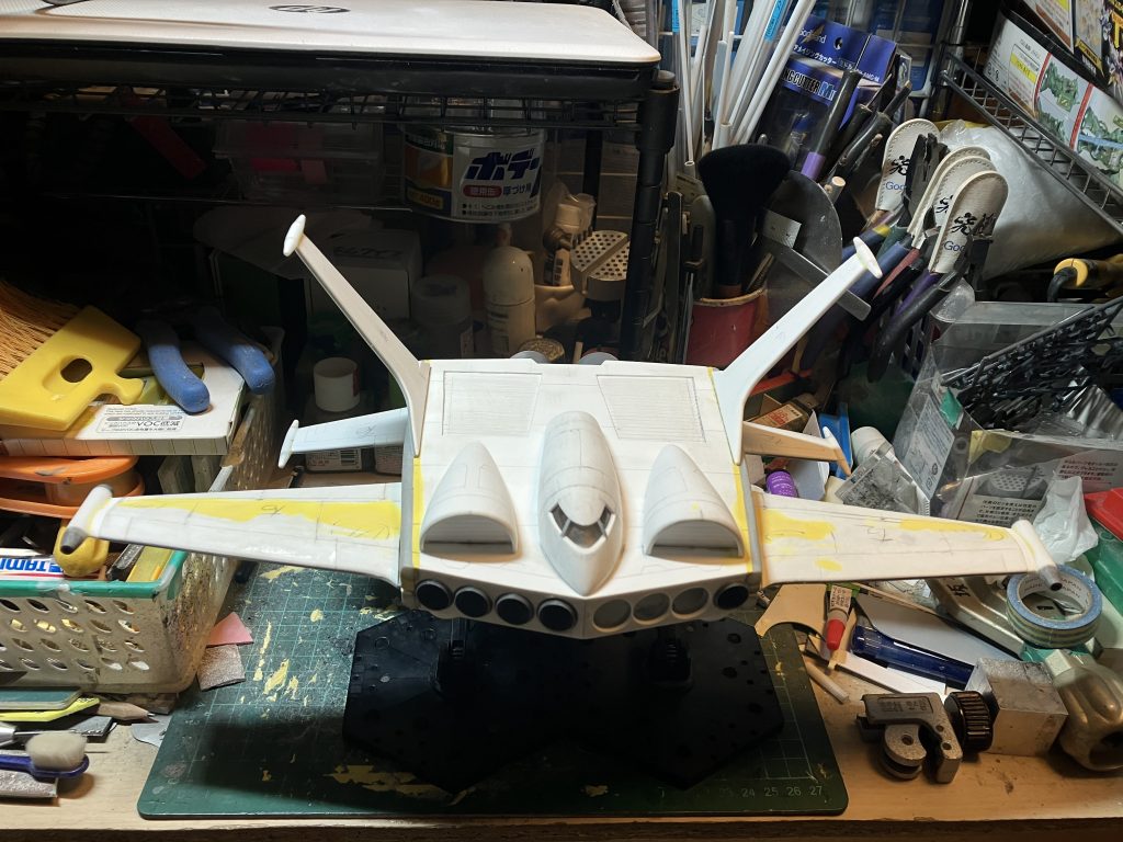 細かい写真が載せきらないから製作記録を見てください٩(๑❛ᴗ❛๑)۶胴体は箱組み、コクピット、吸気ダクトはバキュームフォーム、主翼は中空しポリパテで整面、尾翼はプラ板積層で仕上げました♪