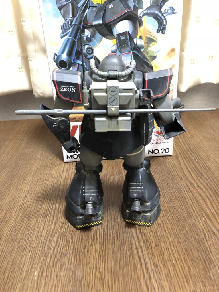 リアビューバックパックのディテールがしっかりしていて、カッコいい😎ド素人が作っても様になっているのは、このキットの素晴らしさですね。確か友達に誕プレであげたので、現在手元にはないです。