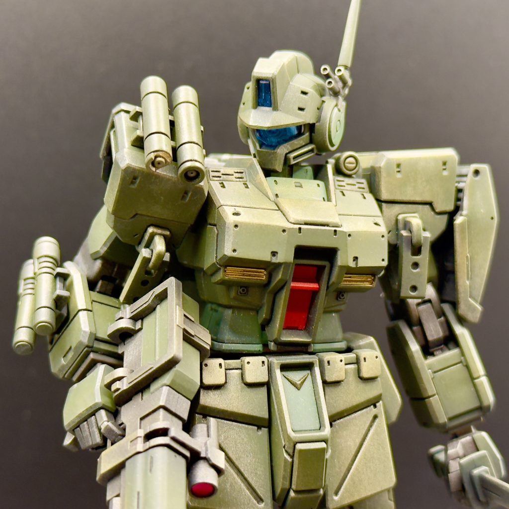 作成前は肩を赤にしてレッドショルダー風にしようと思って始めたんですが、結局やりませんでした。とにかく良キットなので、なんかもったいなくなってしまいました。