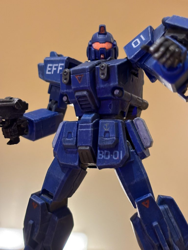 アップで撮影。こちらはブラックライト仕様の無加工撮って出しです。