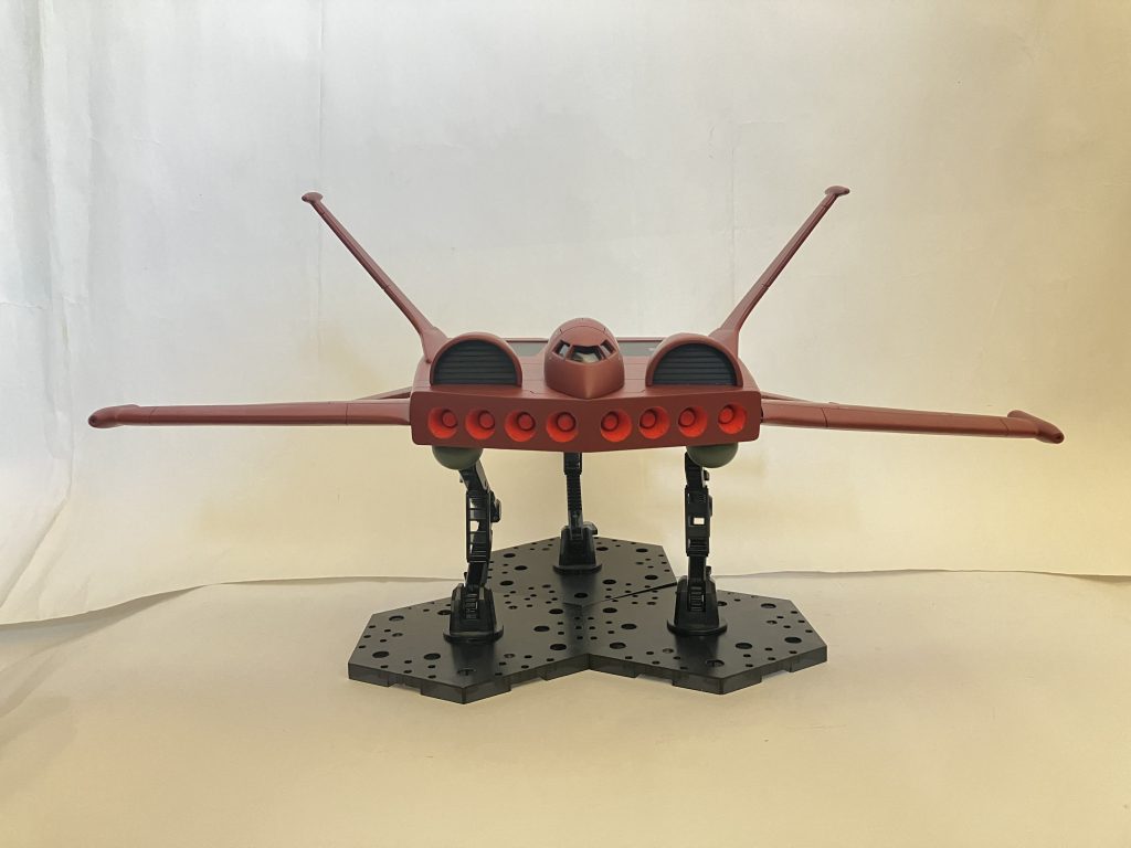 真正面薄いようで薄くない機体