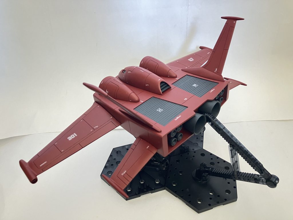 主翼は何度もポリパテを盛り断面が飛行機の翼のように仕上げました♪0.5ミリのプラ板にパテを盛ったからシンナー吸って面がガタガタになるから均一にするため何度もやり直ししましたここが一番たいへんでした💦_:(´ཀ`」 ∠):