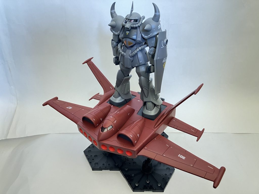 やはり、ドダイYSの乗機と言えばグフ今回は量産型グフではない、先行量産型グフを乗せてみました♪ですのでヒート・ロット無し、左手はマニピュレーター装備です♪ジャイアント・バズーカーも装備❤️