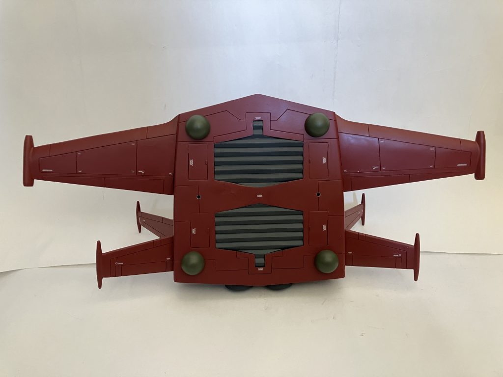 見えにくい裏側もキットを参考にディテール