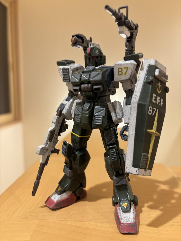 シールドのE.F.Fはステンシルですが、うまくいきませんでした。